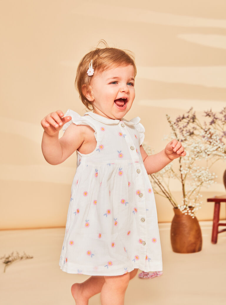 Robe et culotte blanches à imprimé fleuri