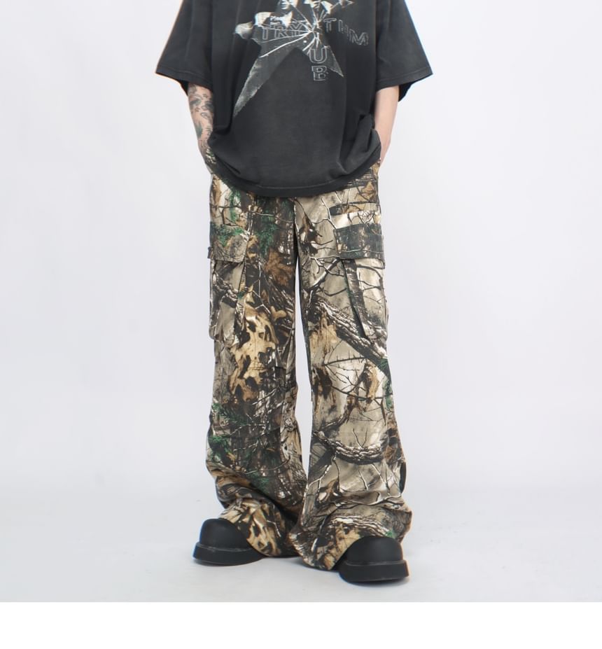Derbundy - Cargobroek met hoge taille en wijde pijpen en camouflageprint
