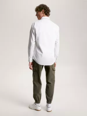 Camisa de corte regular com estampa de micro pontos