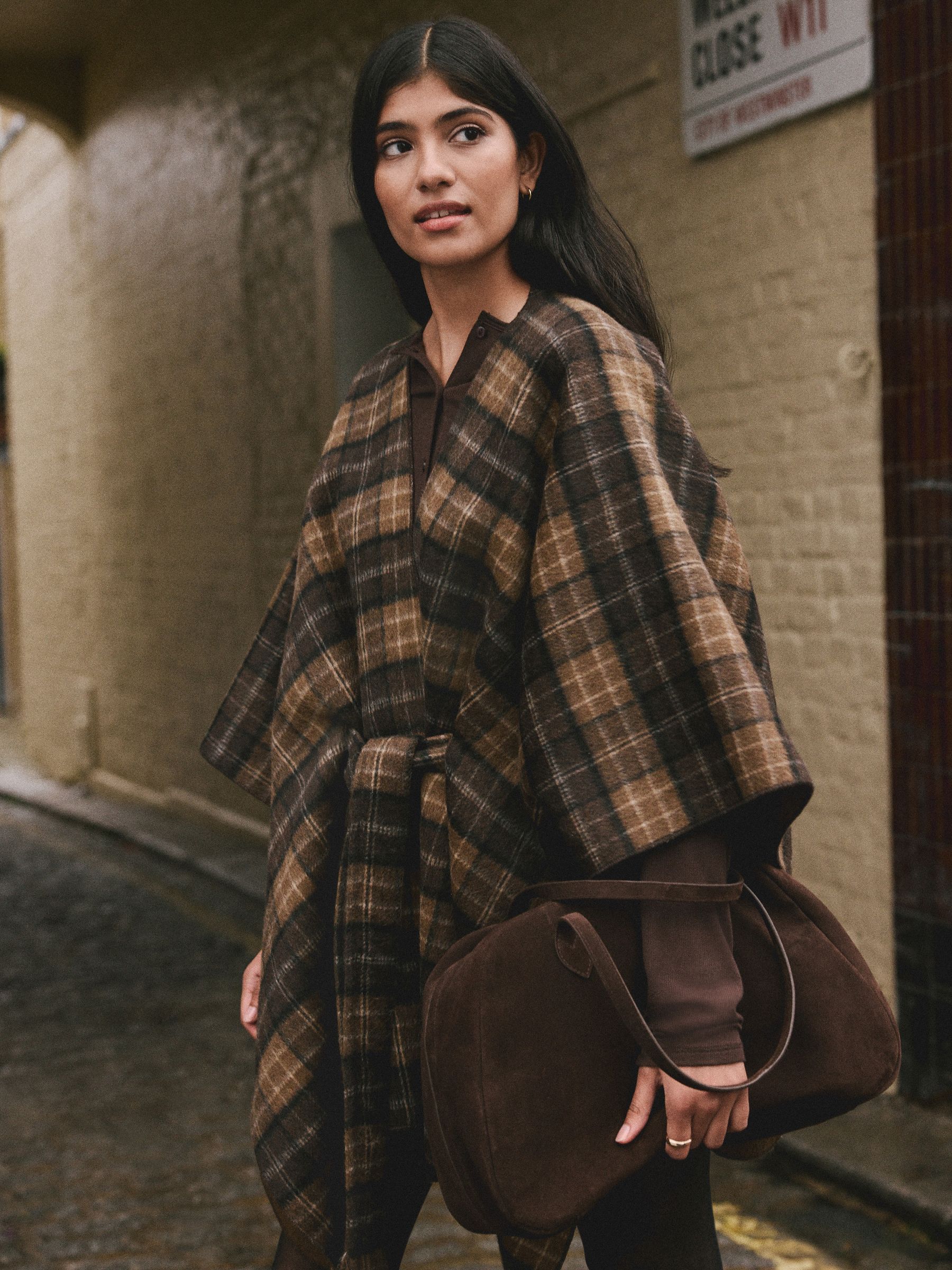 Bruin geruit - Wrap Front Cape Poncho