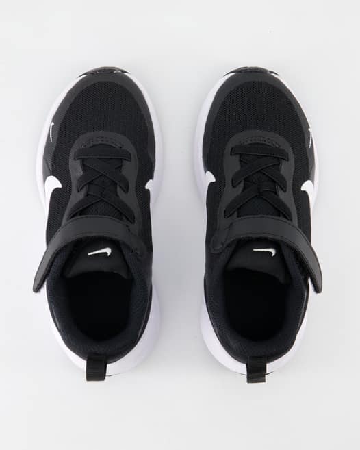 Nike Revolution 7 Sneaker in Schwarz