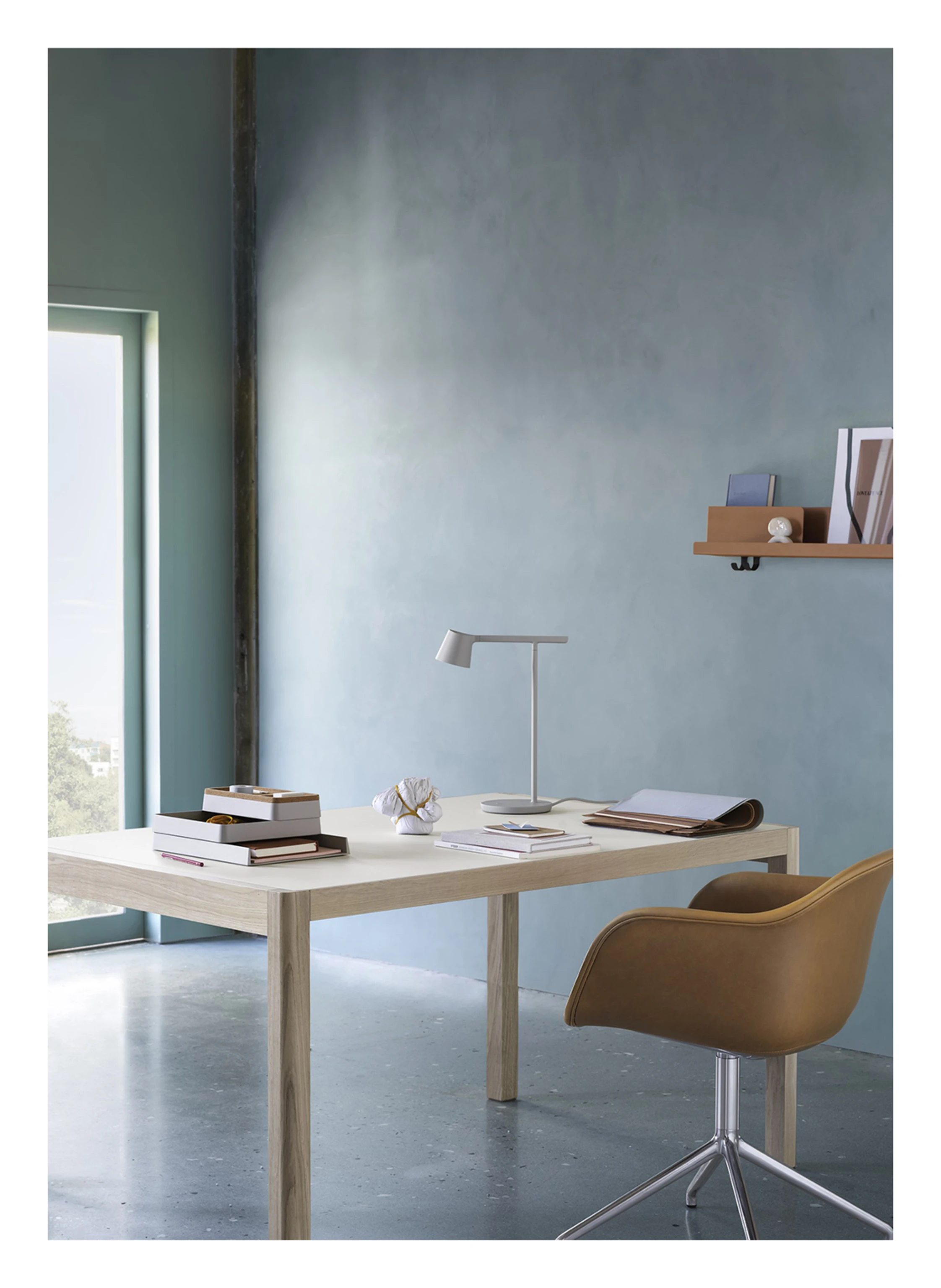 MUUTO Tischleuchte