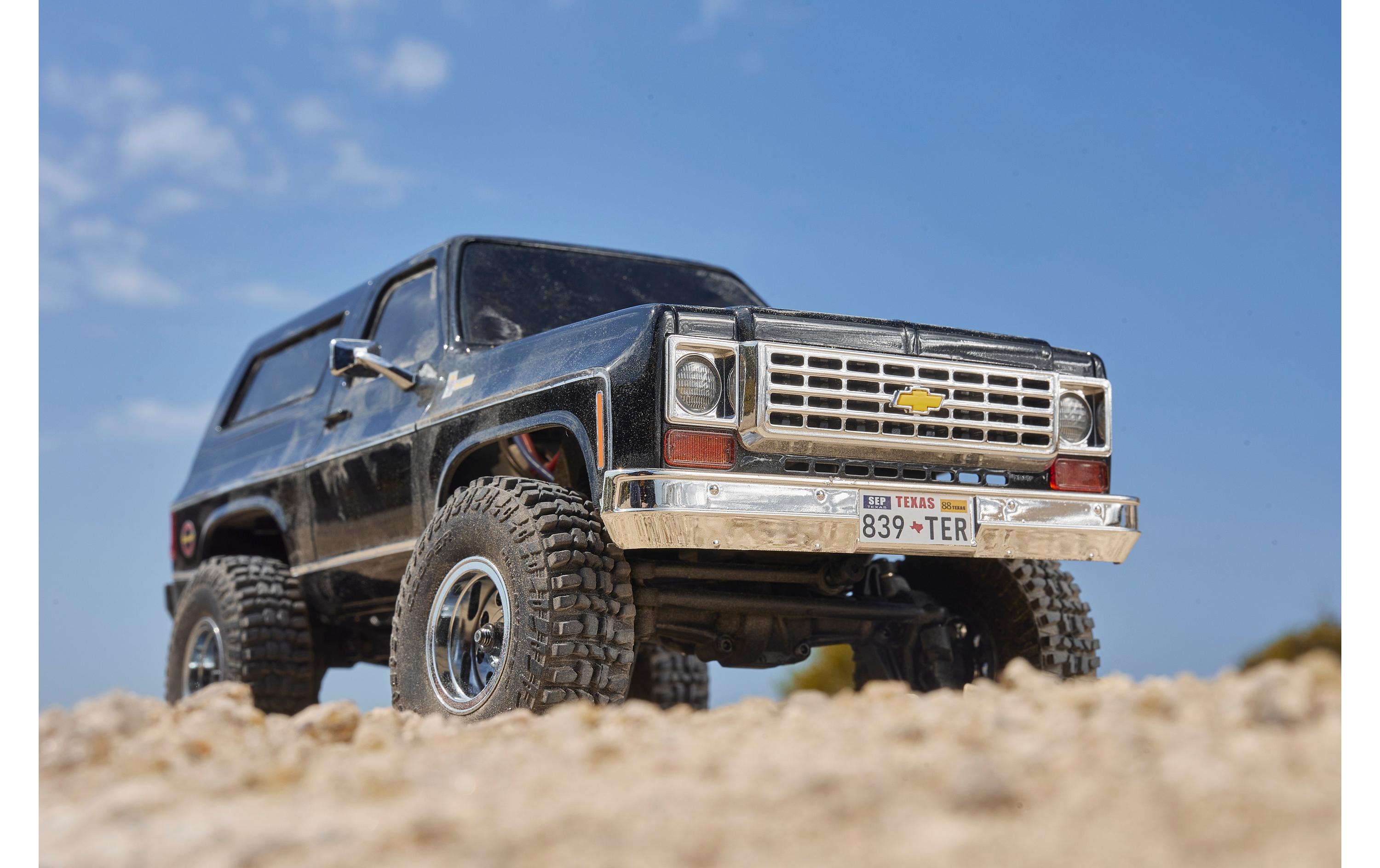 Scale Crawler Chervolet K5 Blazer, Schwarz, RTR, 1:24<br>FCX24 Mini Rock Crawler mit detaillierter Chevy Blazer Karosserie und 2-Gang Getriebe