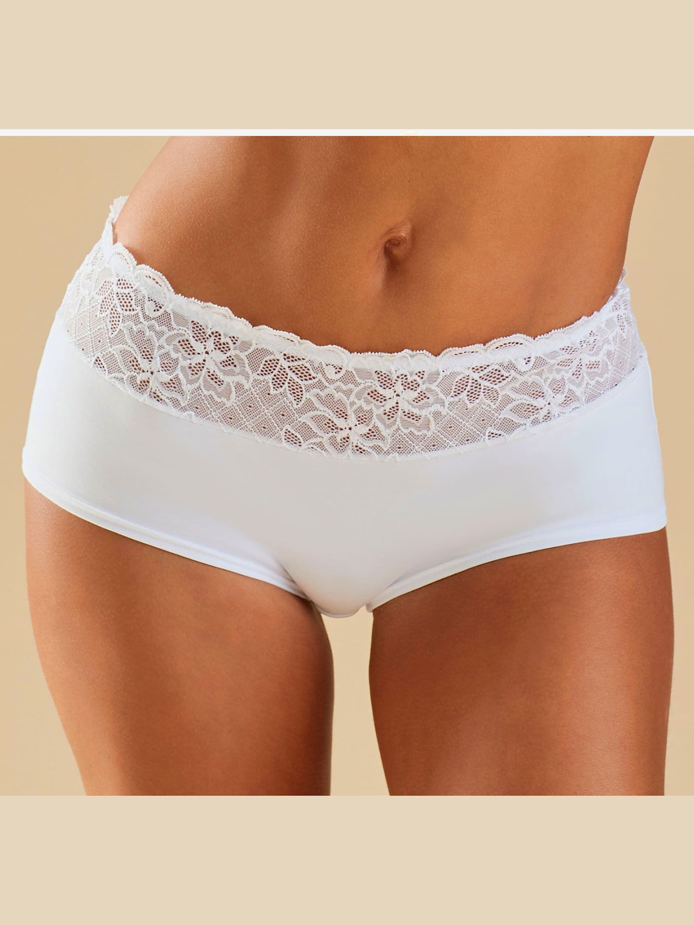 Panty féminin avec coupe enveloppante