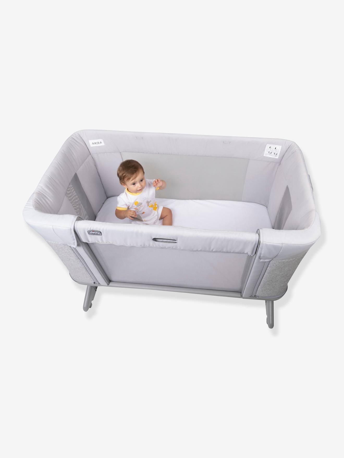 Berço conversível Chicco Next2Me Forever para dormir junto com a família, cinza