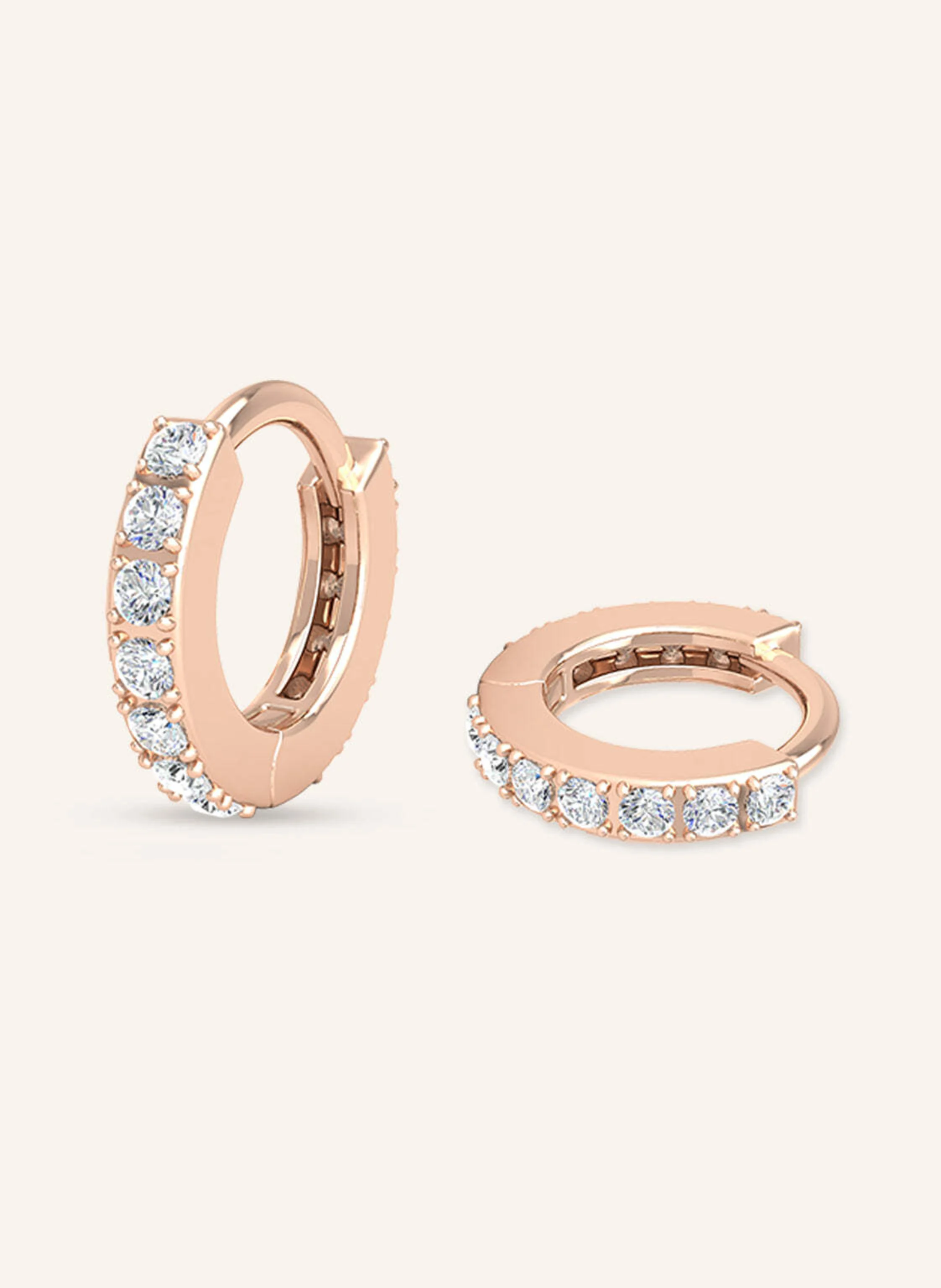 VEYNOU Creolen MINI HUGGIES aus 14 Karat Roségold und 0,33ct. lab-grown Diamanten