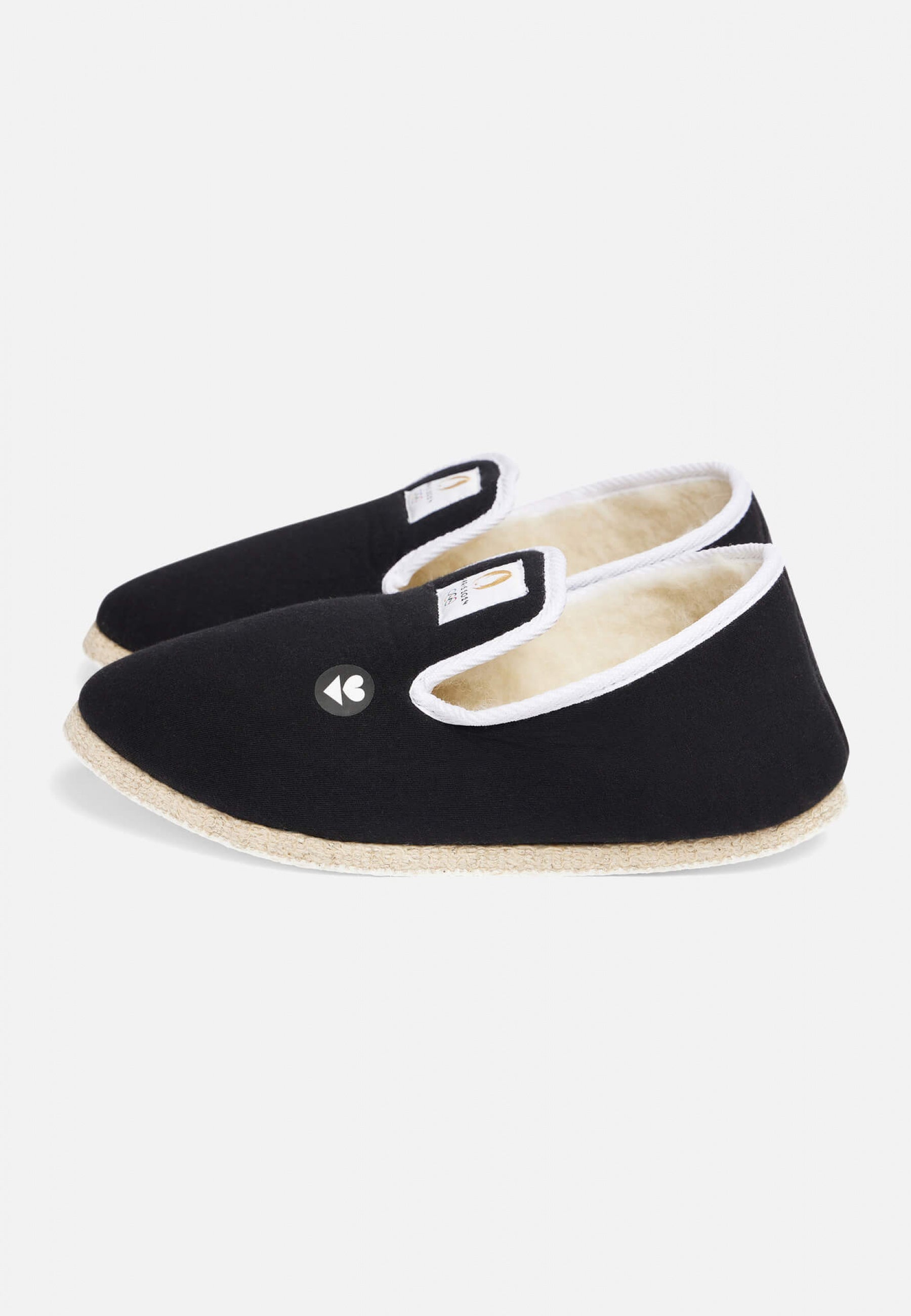 Chaussons d'intérieur en laine-Charentaises Noir Paris 2024