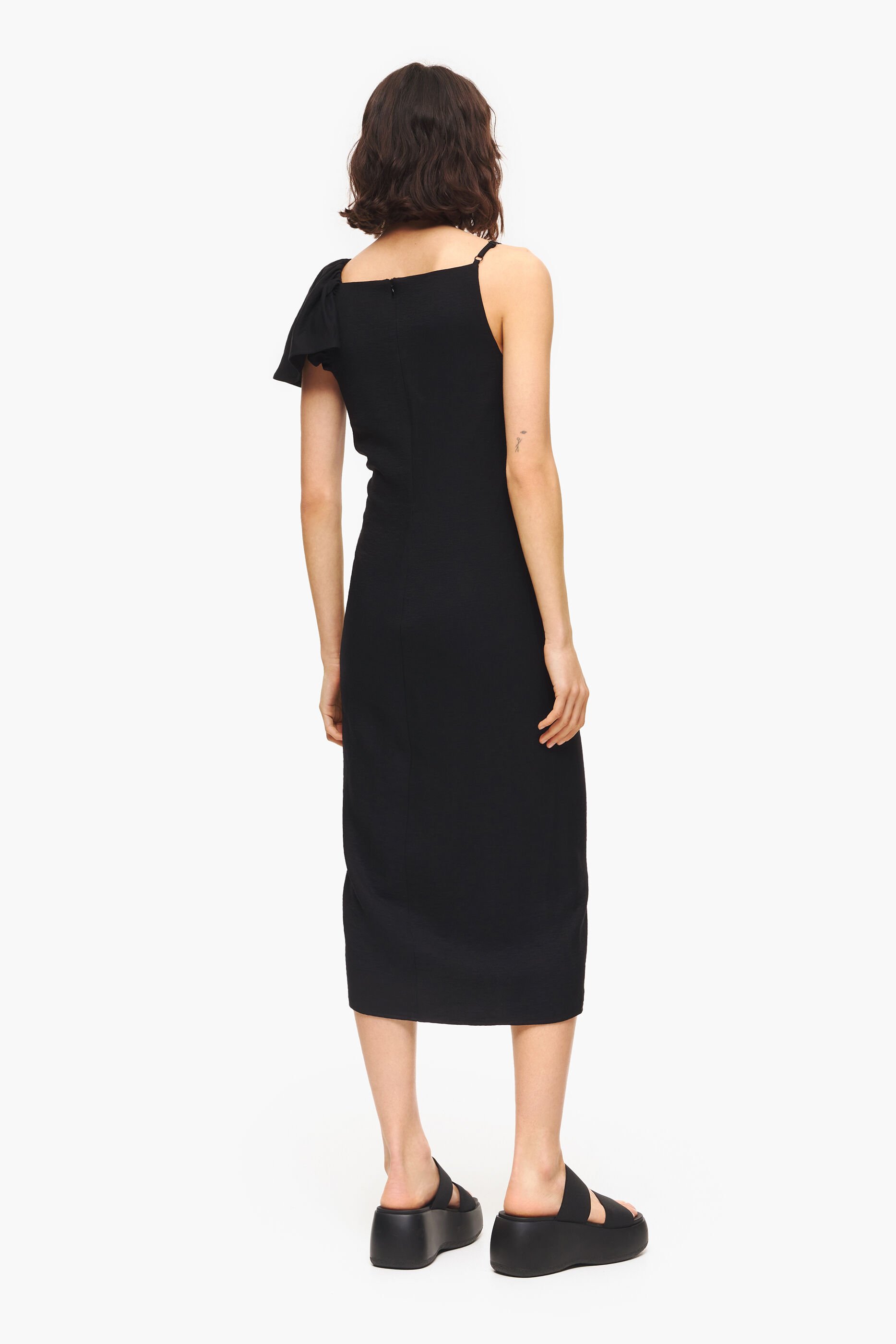 Vestido midi preto