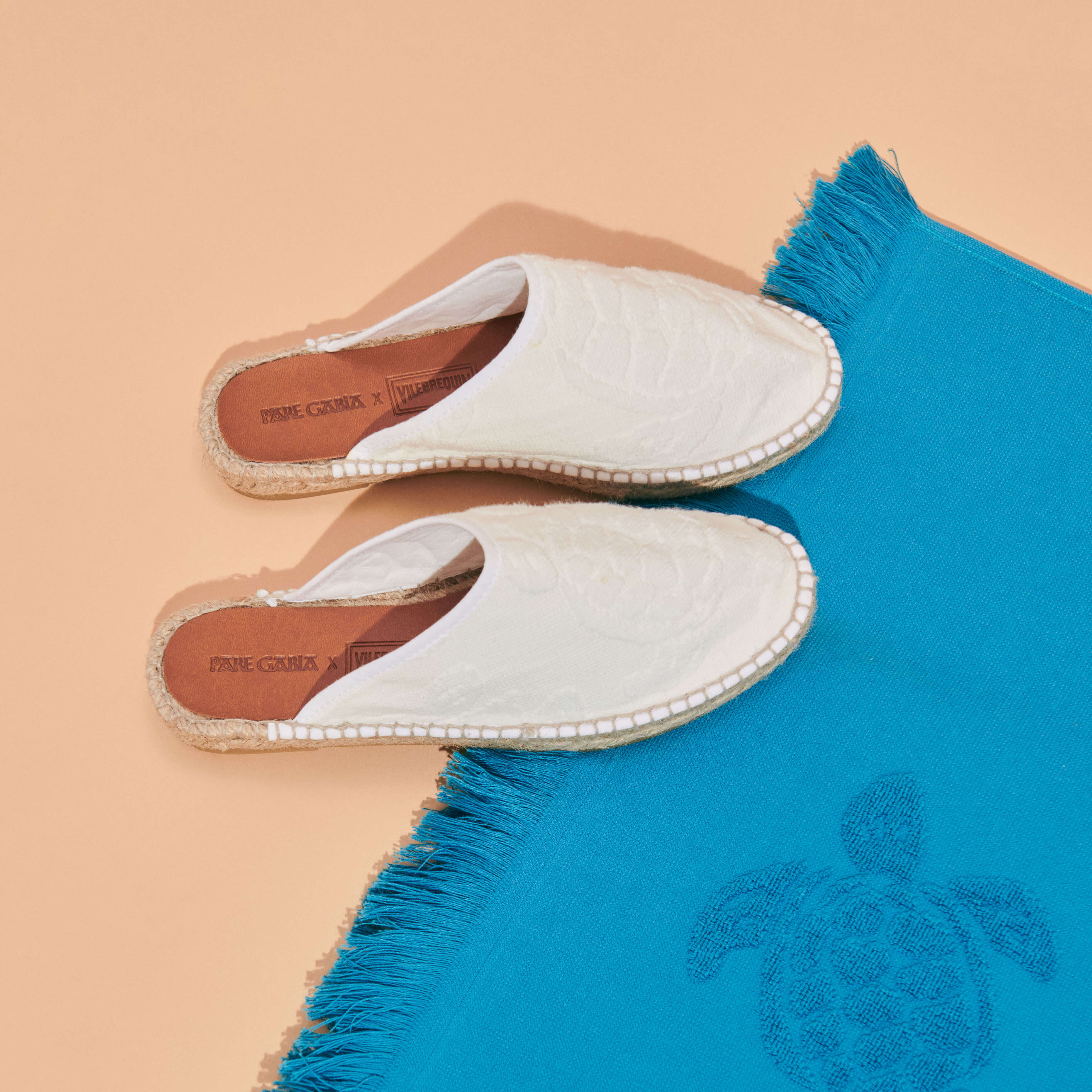 Women Turtle Monogram Look