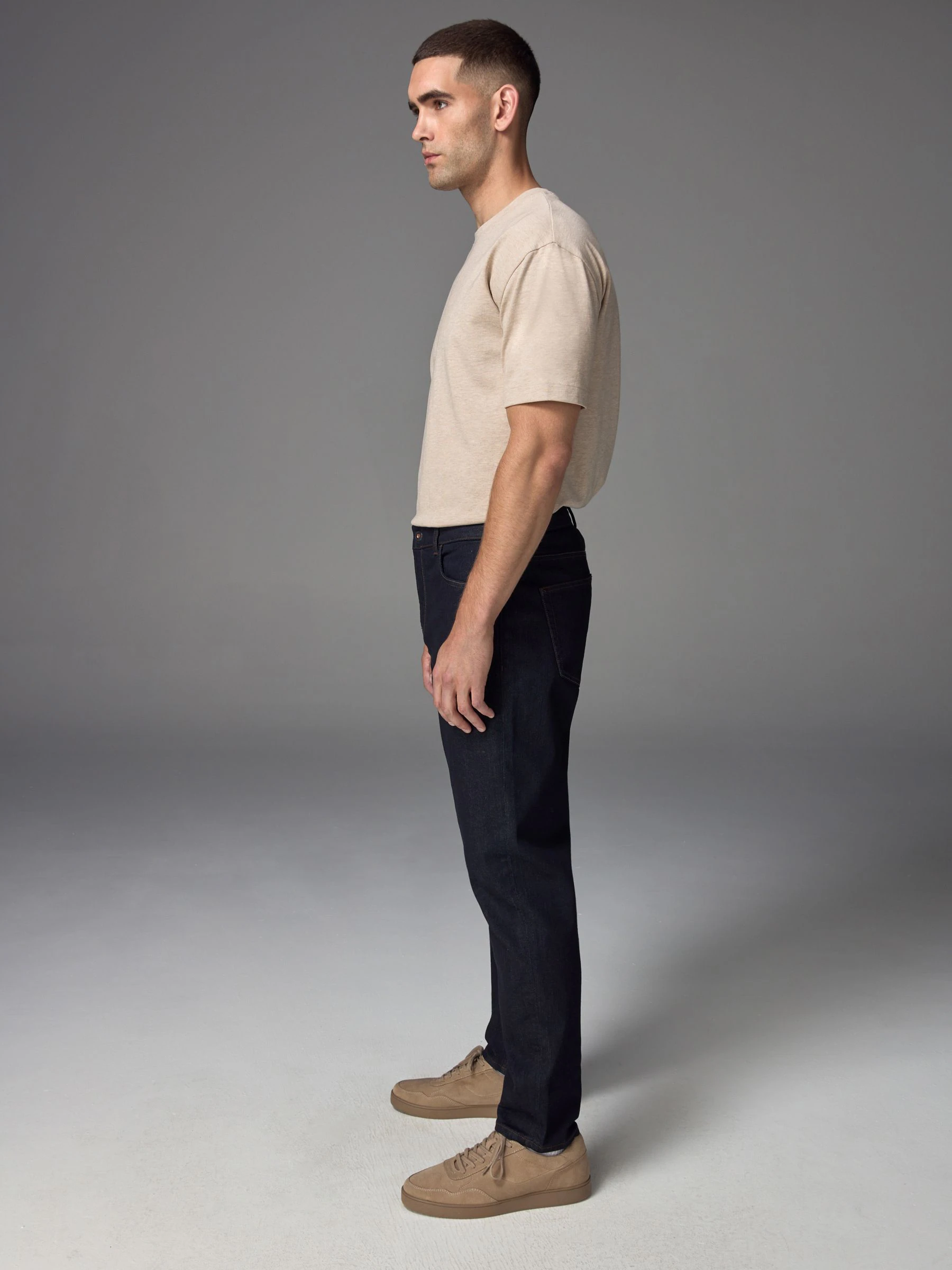 Indigo blauwe wassing - Klassieke stretchjeans met standaard taps toelopende pasvorm