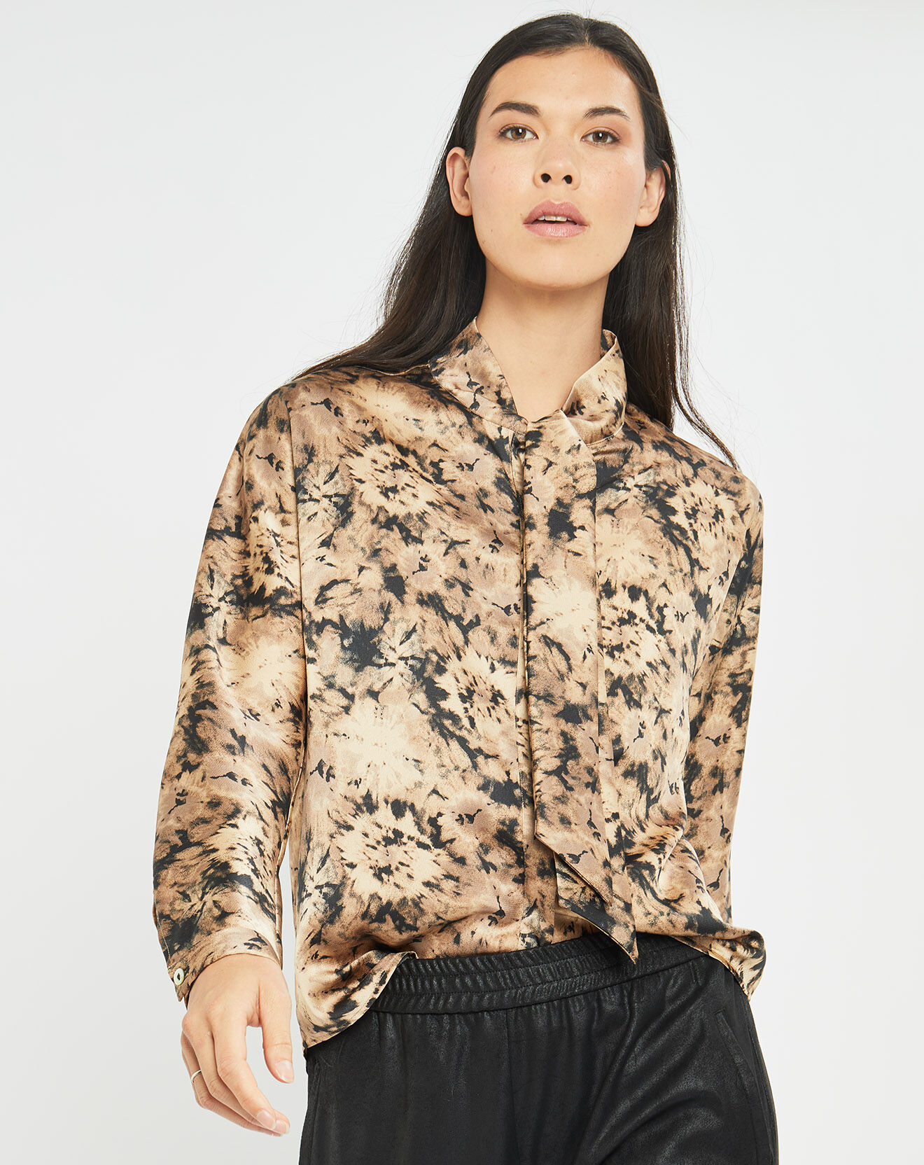 Lauren Vidal Chemise satinée Store écorce dorée