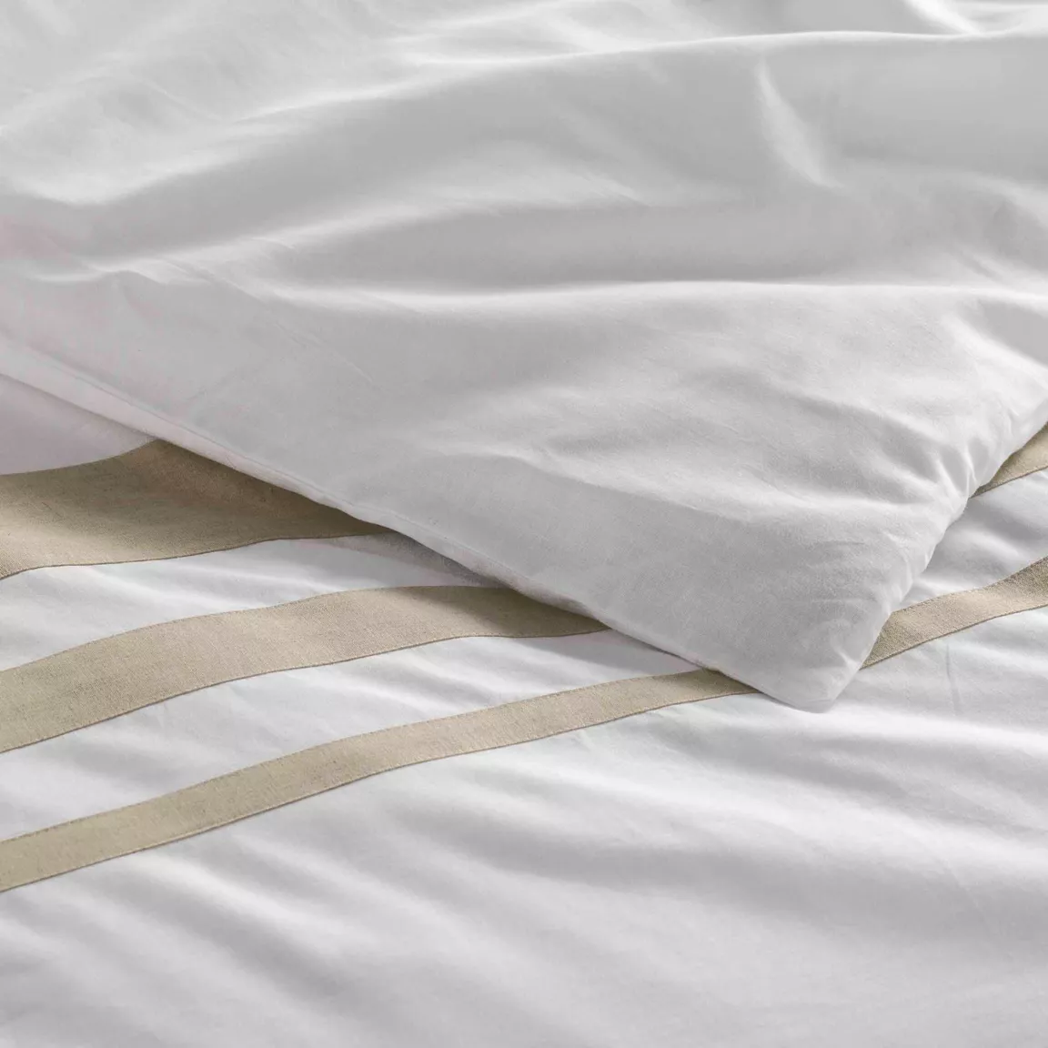 Housse de couette et deux taies coton (240 x 220 cm) Margaux Blanche
