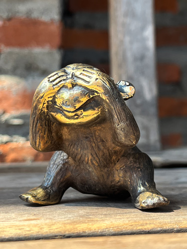 Bronze-Figur 'Affe', H 7 cm, B 5 cm, L 6 cm von fischer's lagerhaus