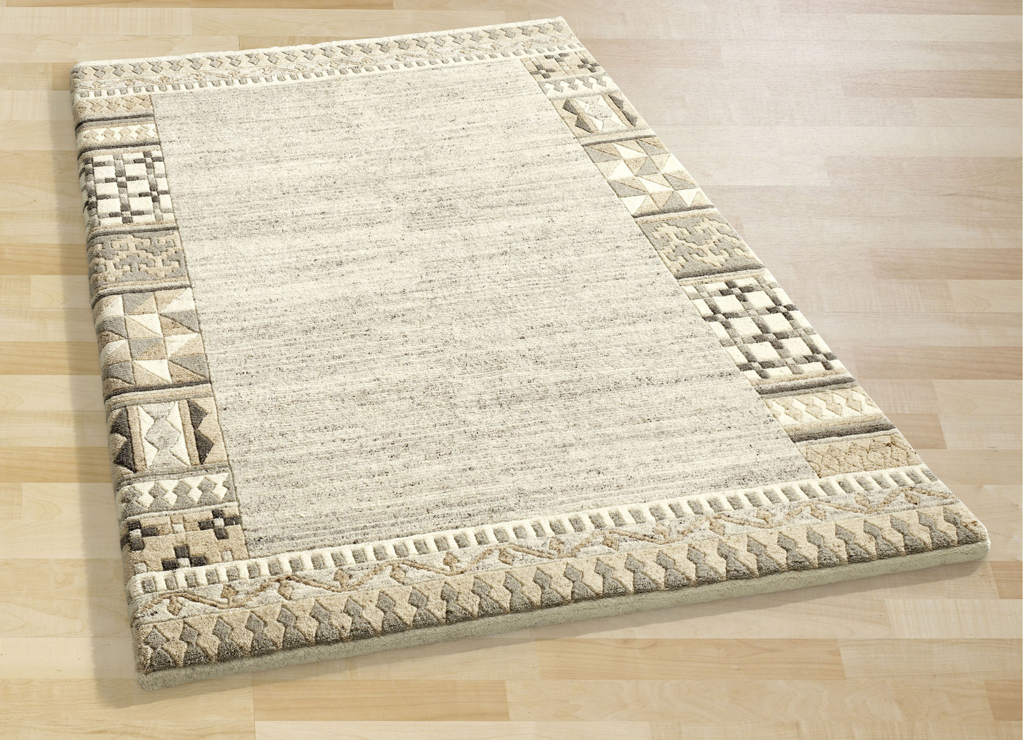 Handgearbeitete Teppiche, Brücken und Bettumrandung