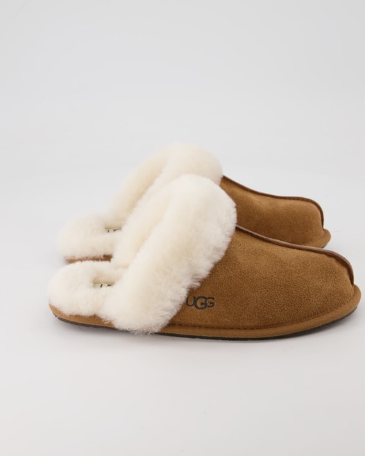 UGG Scuffette II Hausschuhe in Beige