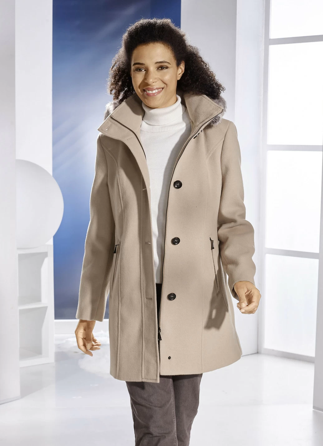 Jacke mit abnehmbarem Kubstpelz-Besatz
