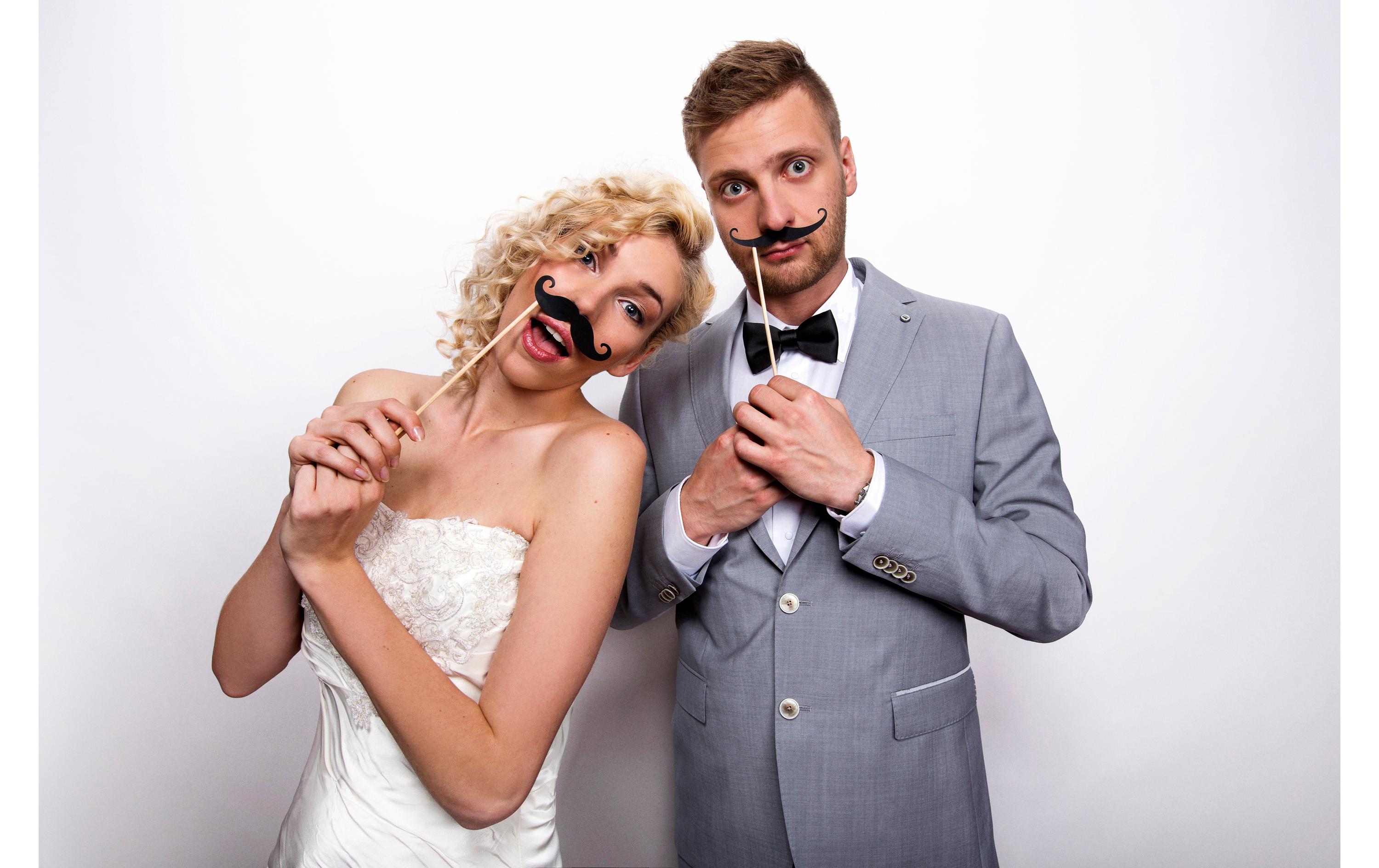Partyaccessoire Moustache 6-teilig, SchwarzFotorequisiten für witzige Bilder