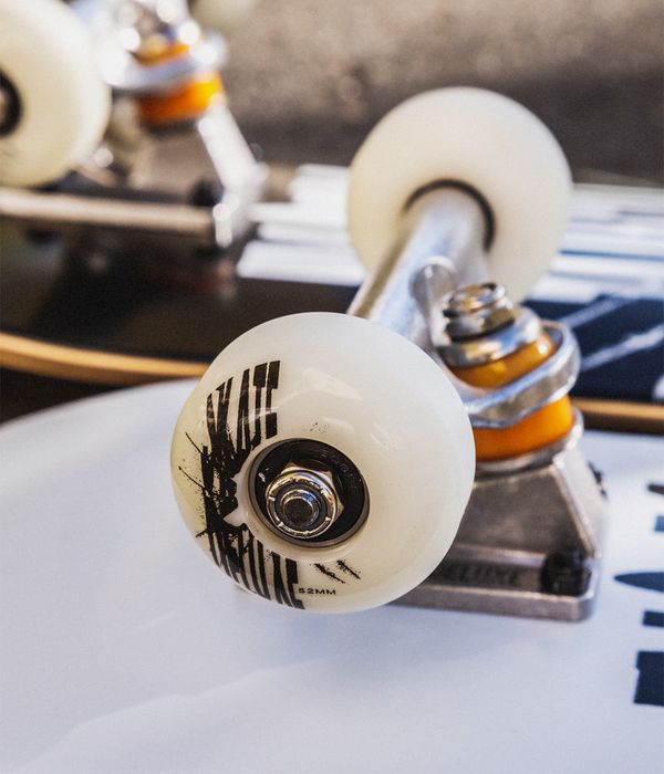 skatedeluxe Broken 8.125