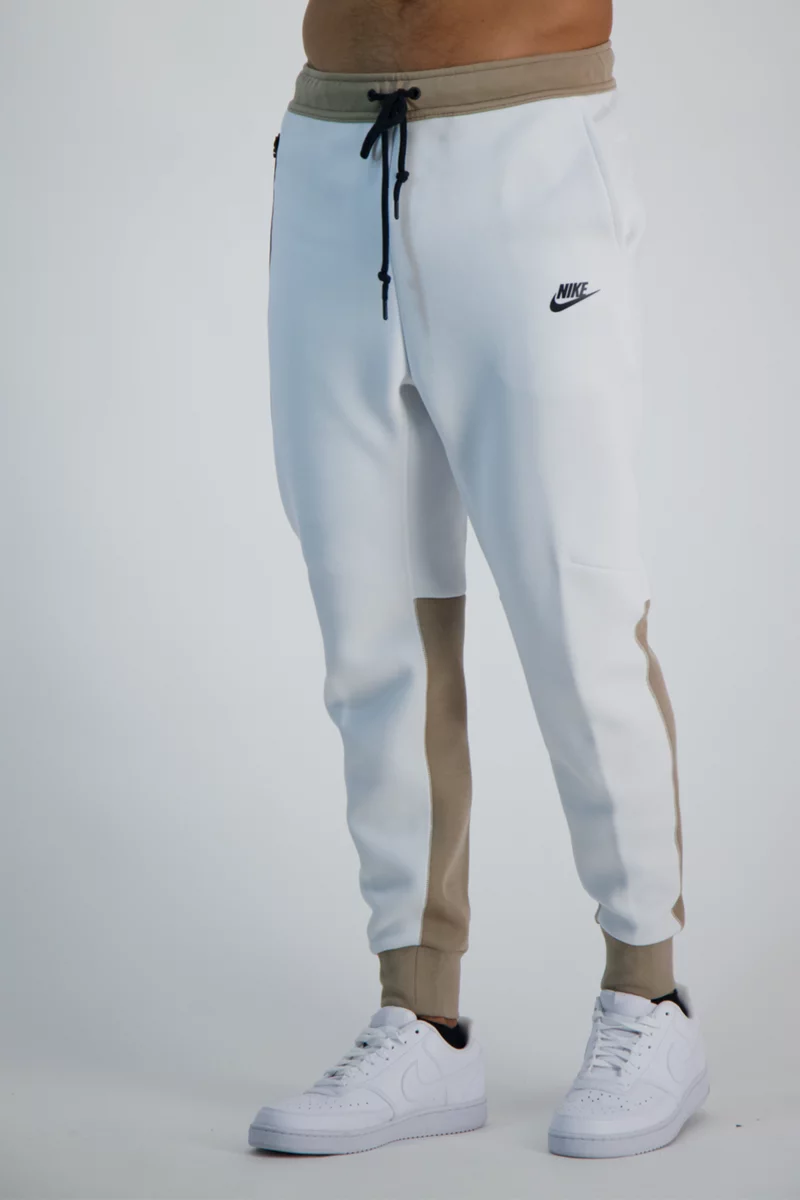 Nike Sportswear Tech Fleece Herren Trainerhose
