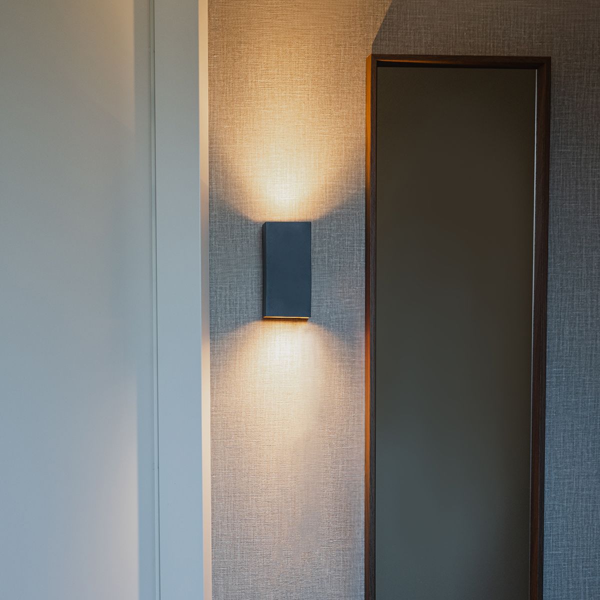 Smart wandlamp zwart met goud vierkant incl. 2 Wifi GU10 - Sab