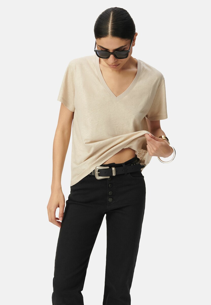 Camiseta IKKS em linho/viscose iridescente com decote em V e mangas curtas.