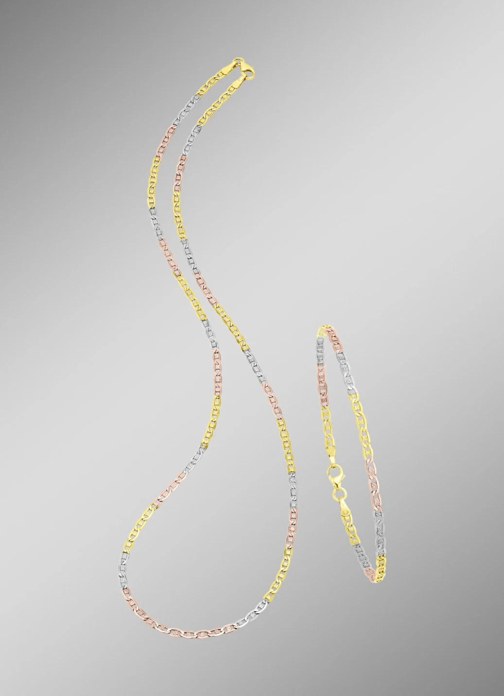 Elegante Garnitur in Tricolor, mit Karabiner
