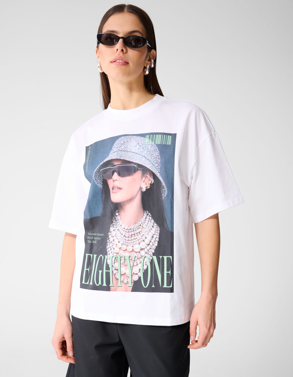 Oversized Pearl Magazine T-shirt Wit