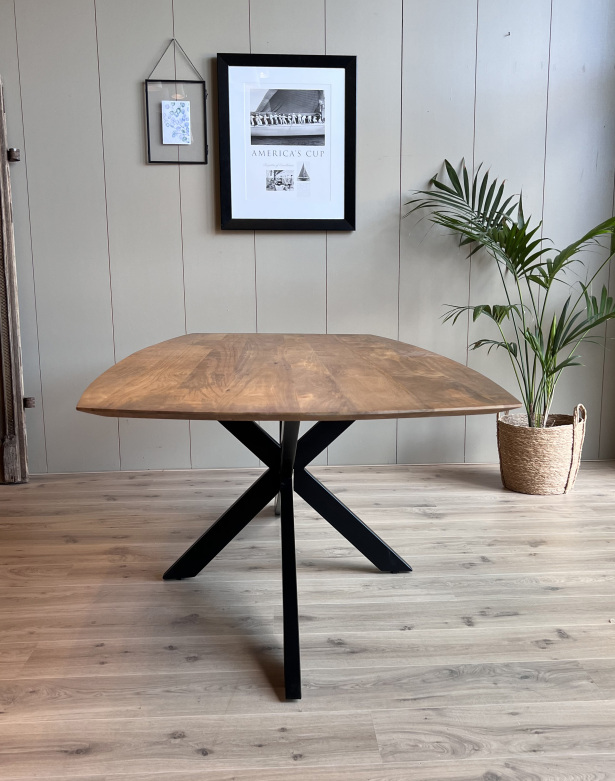 Old Inn Wonen eettafel Deens met spinpoot ovaal mangohout Old Inn wonen eetkamertafel Mango Deens ovaal met Spinpoot - 240x100cm