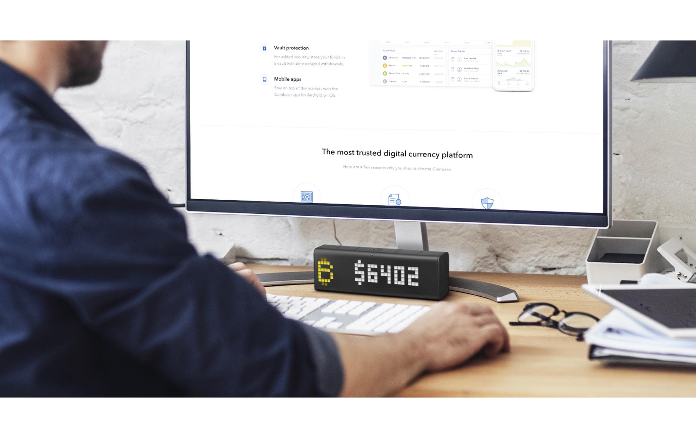 Smart-Display LaMetric Time<br>LaMetric TIME Tischuhr für Smart Home