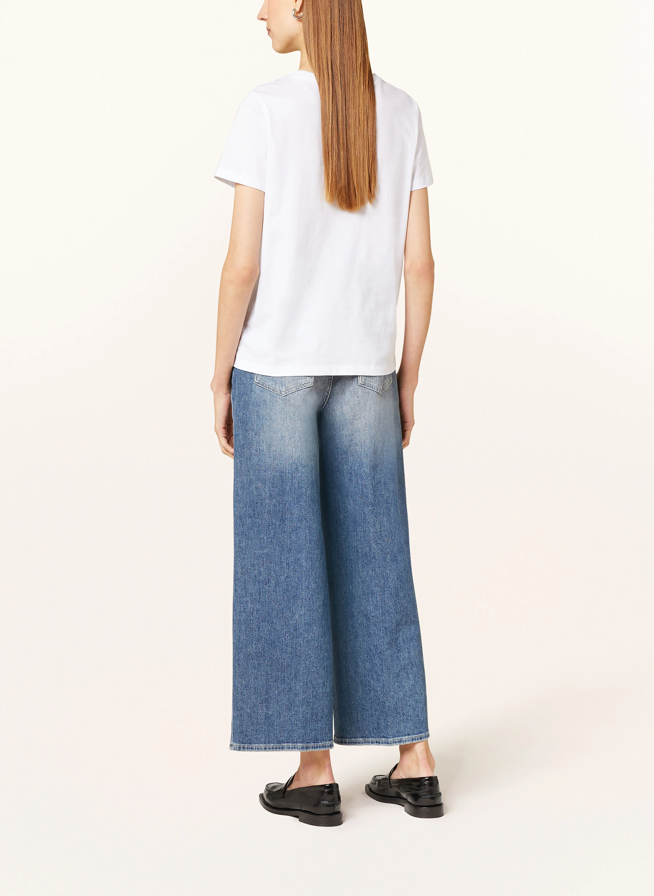 comma casual identity T-Shirt