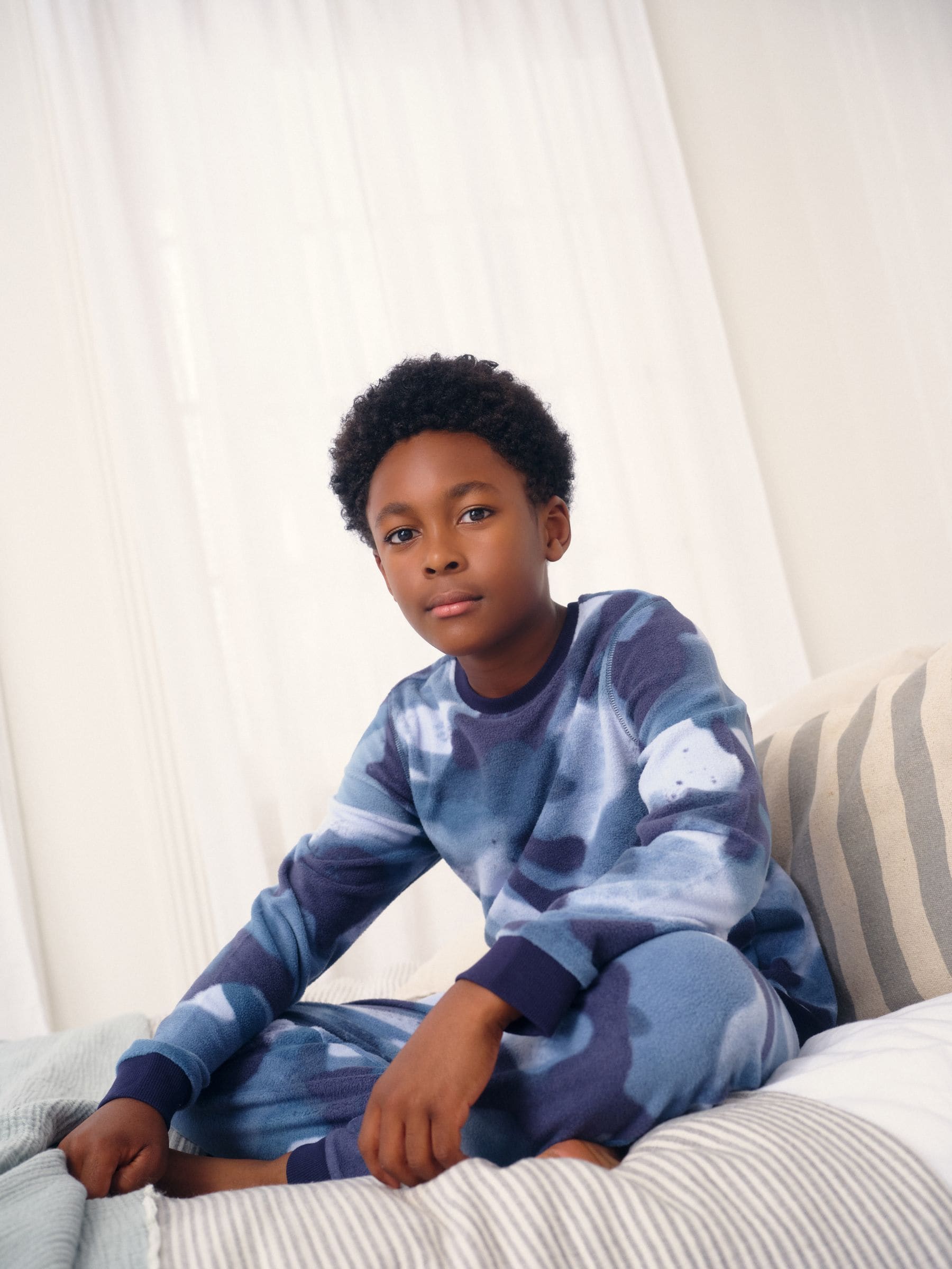 Blauwe camouflage spray - Enkele behaaglijke fleece pyjama (3 - 16 jr)