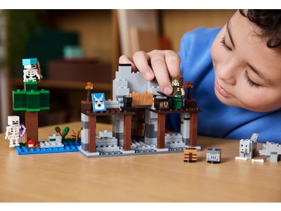 LEGO De wolvenburcht (21261)