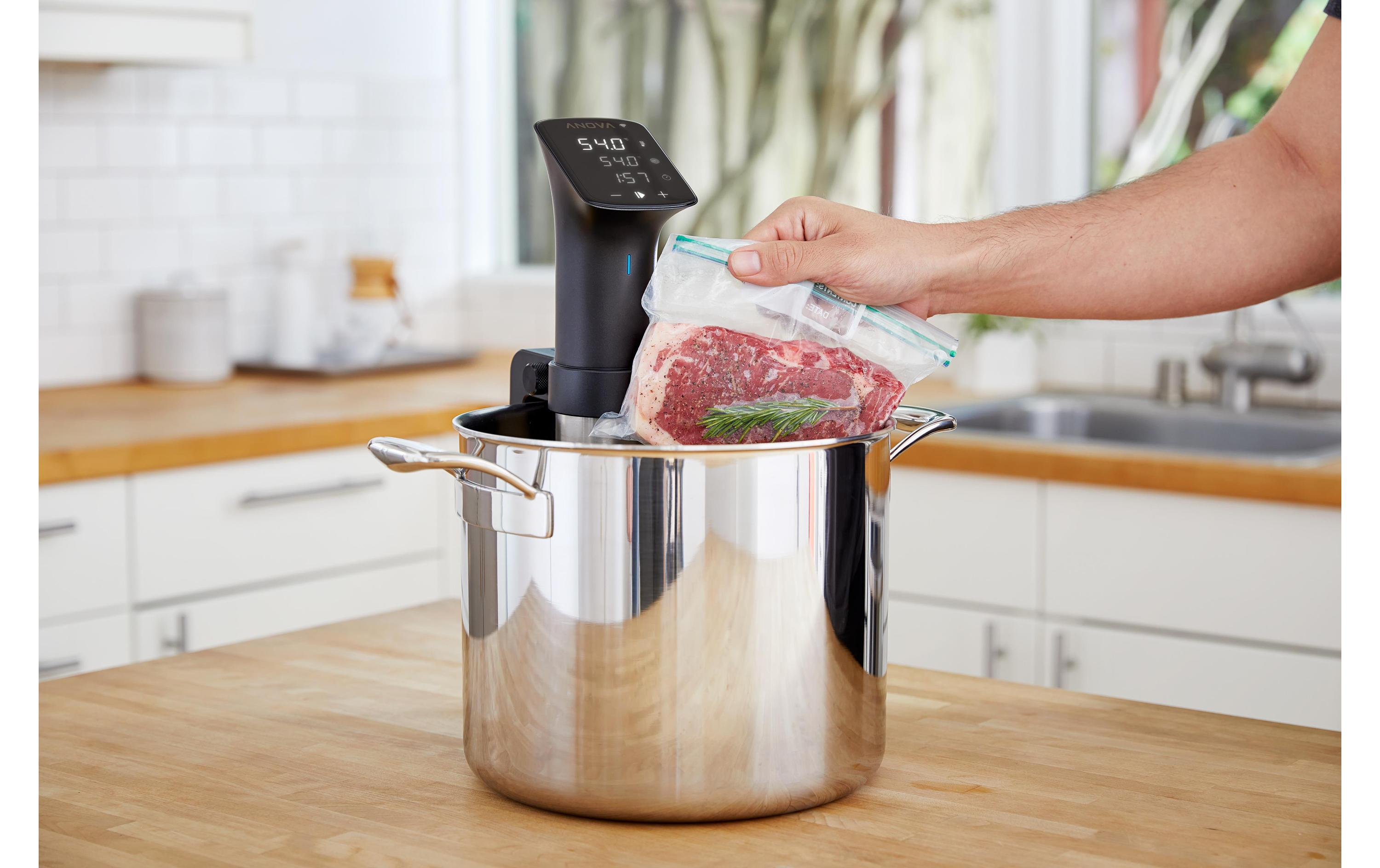 Sous Vide Stick Precision Cooker PRO<br>Bequemes Vakuumgaren im eigenen Kochtopf