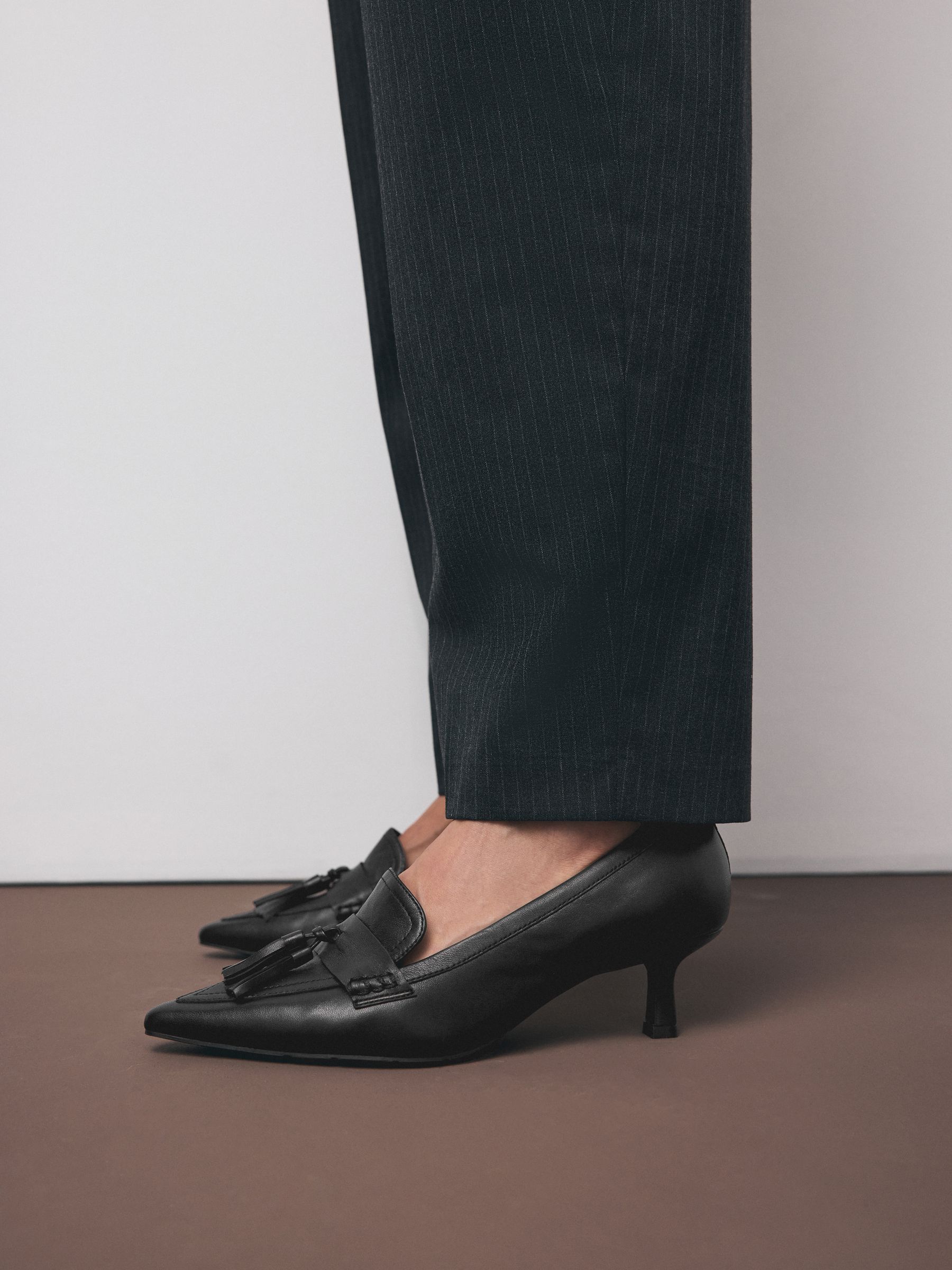 Zwart - Premium Leather With Motionflex Point Toe Tassel Heels Loafers