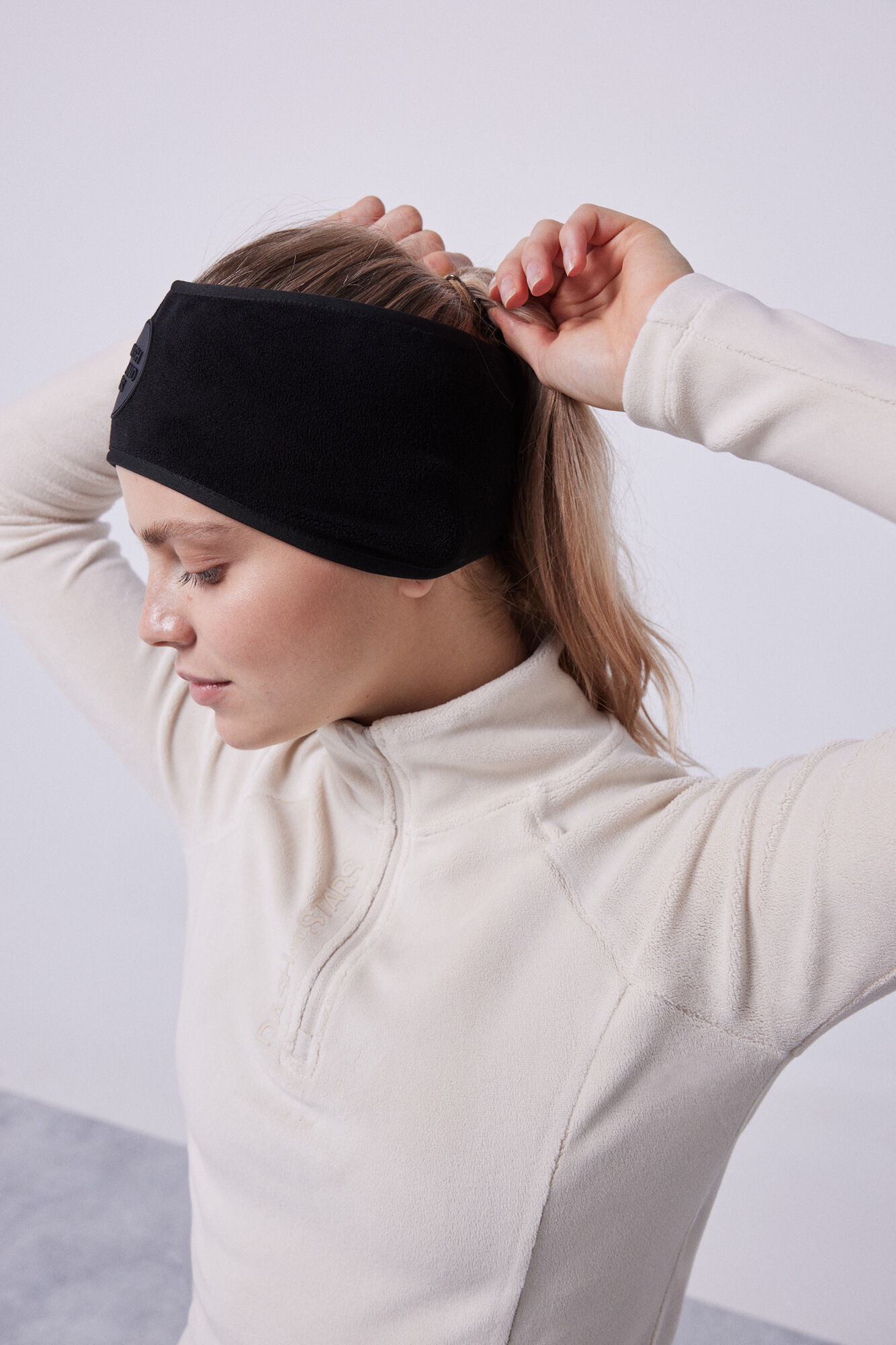 faixa de cabeça elástica em fleece polar preto