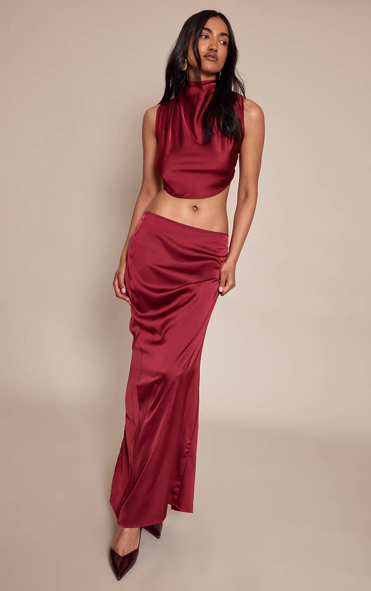 Rouge Bordeaux Crop Top Col Montant En Satin Avec Dos Noué