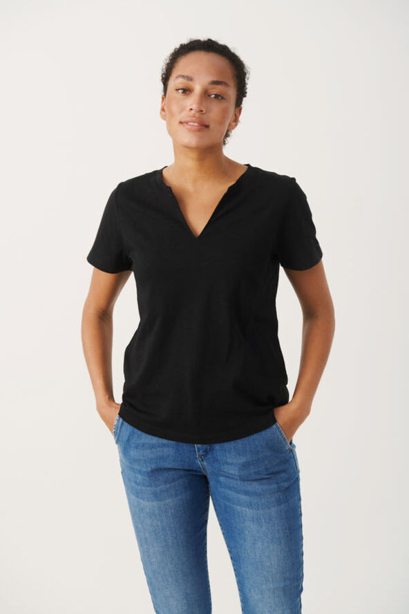Part Two GesinasPW TS Black
