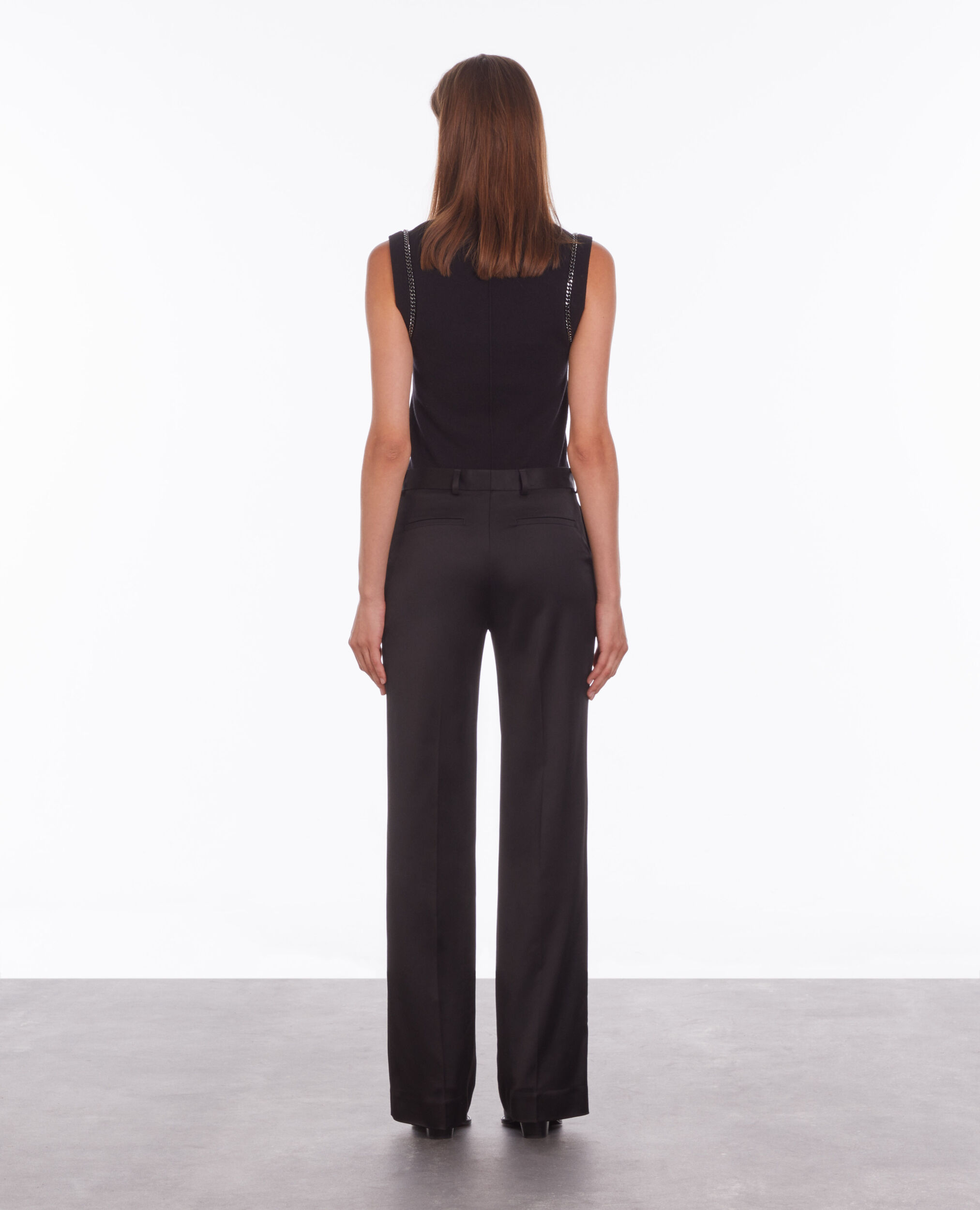 Pantalon tailleur noir satiné
