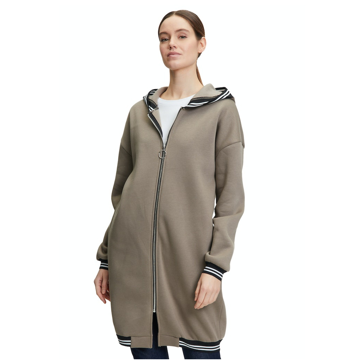 Amber & June Mantel Casual