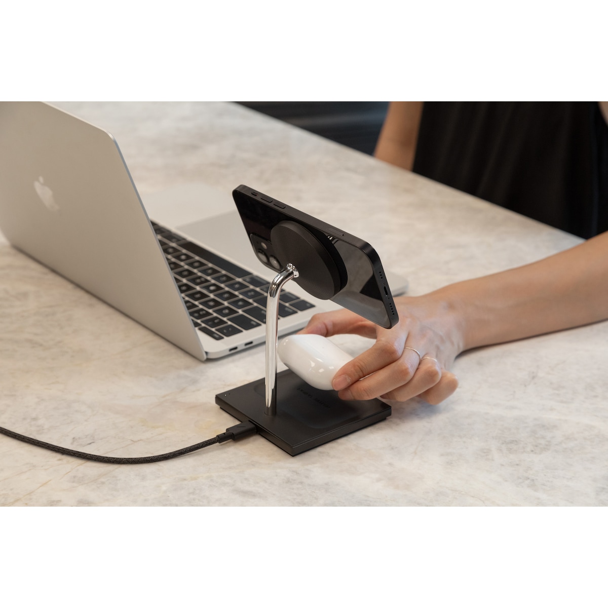 Native Union Snap 2i1 MagSafe trådløst ladestativ (sort)