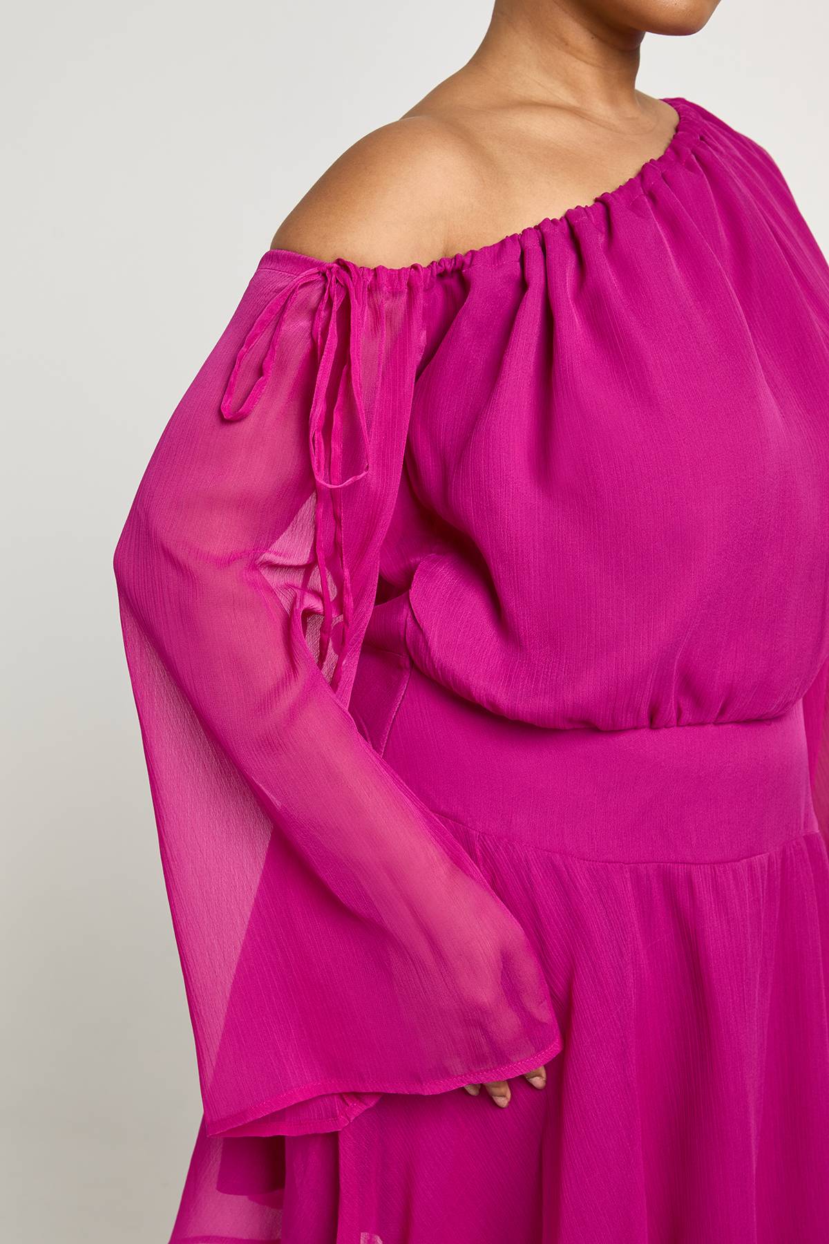 boohoo Robe Patineuse Asymétrique En Mousseline Grande Taille
