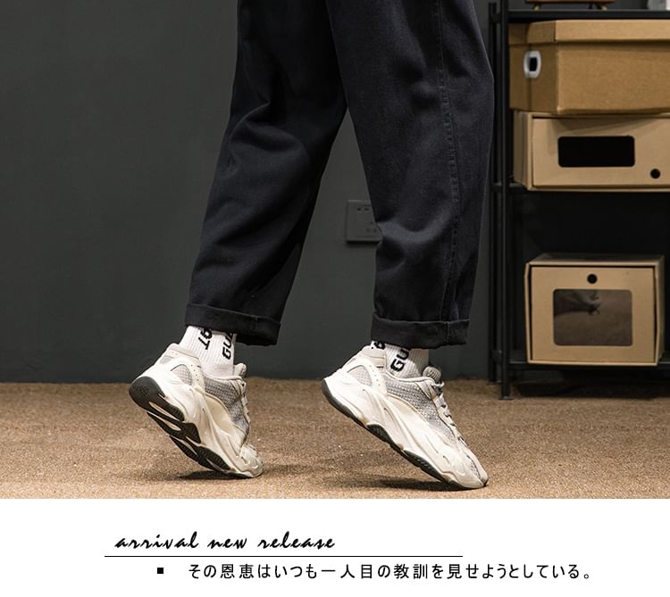 Priam - Mid Rise Plain Cropped Tapered Pants