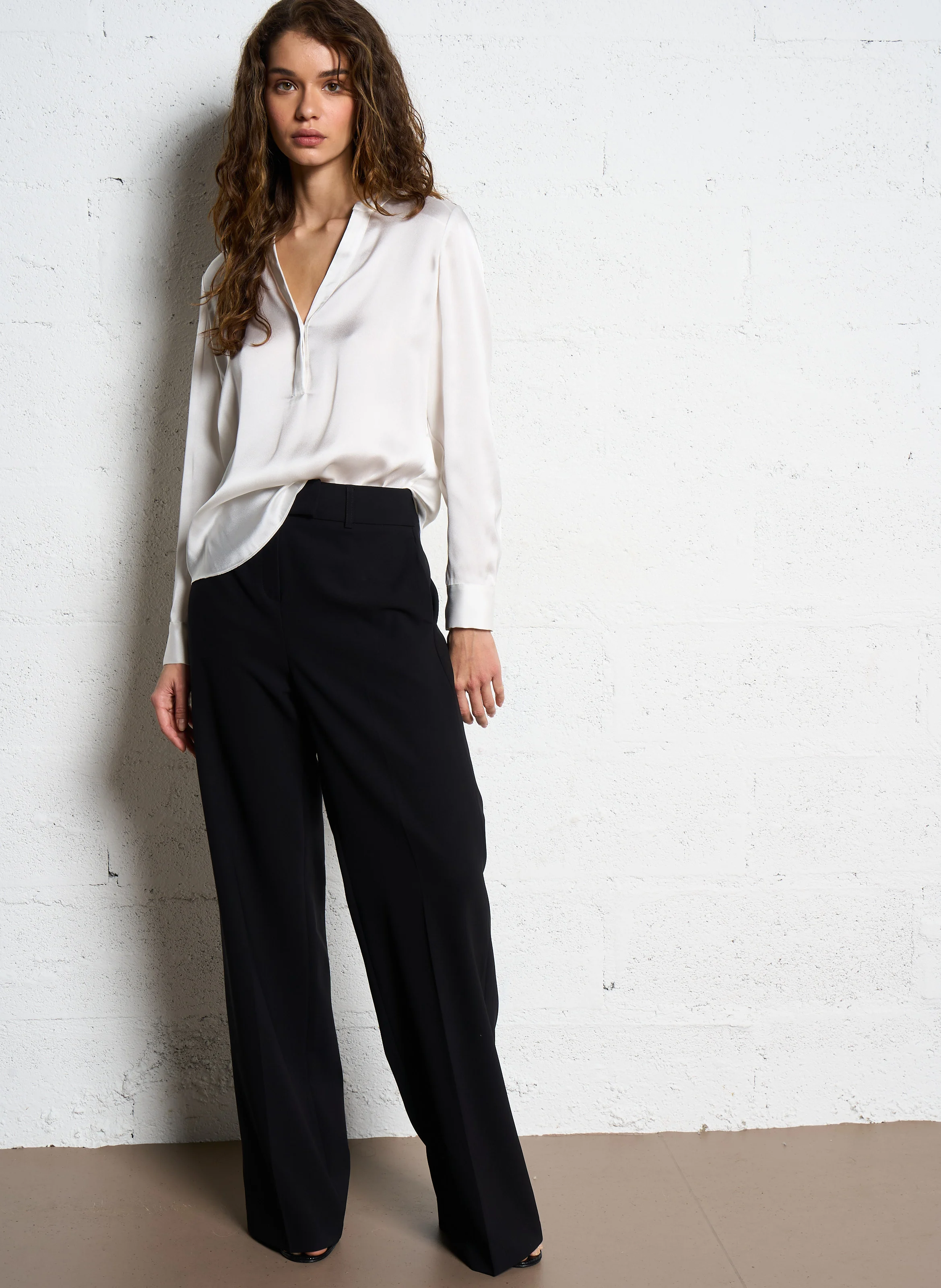 MARIE - Blouse droite col tunisien satinée | Blanc