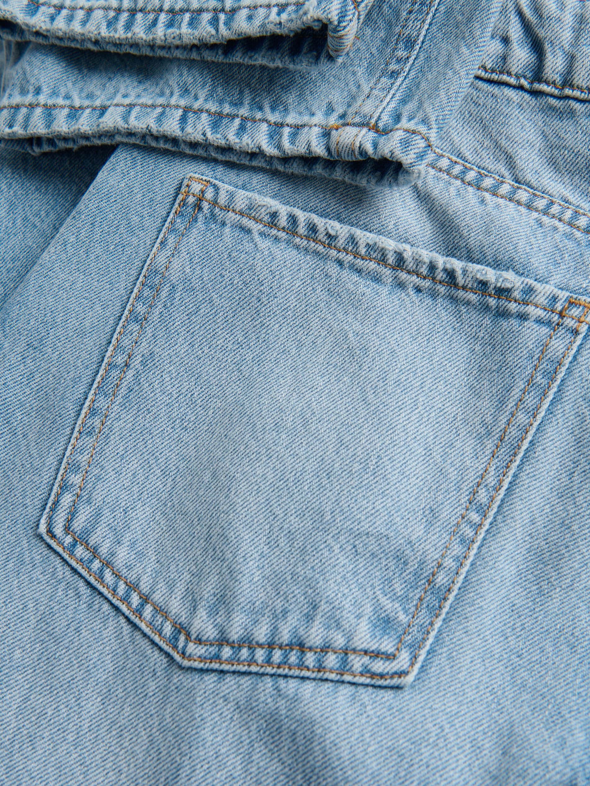 Barrel-Leg-Jeans