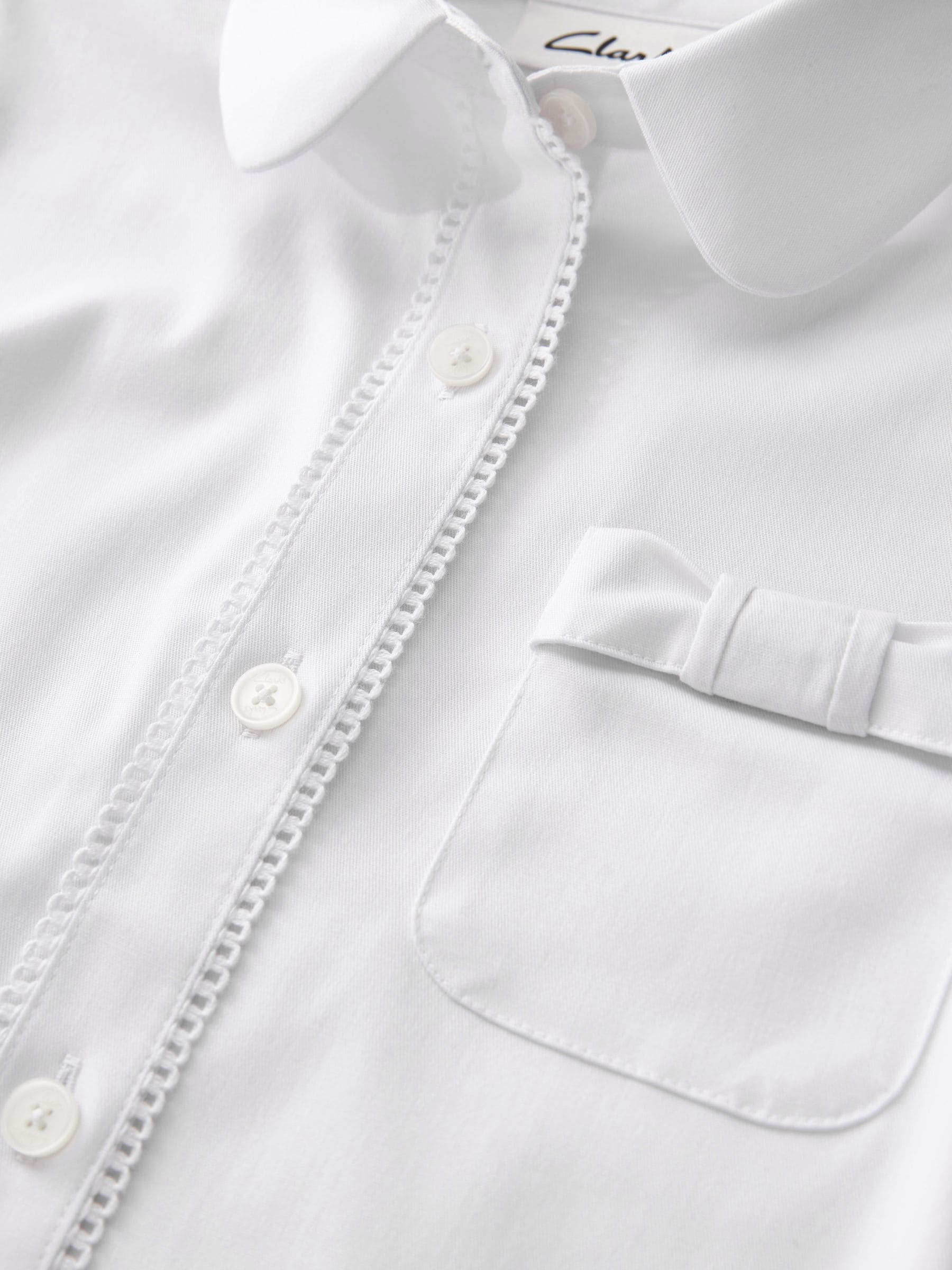Wit - Clarks Bow Short Sleeve Shirt