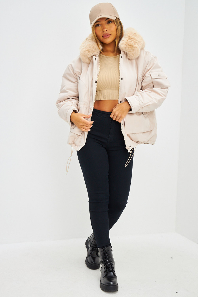 Doudoune courte beige capuche en fourrure