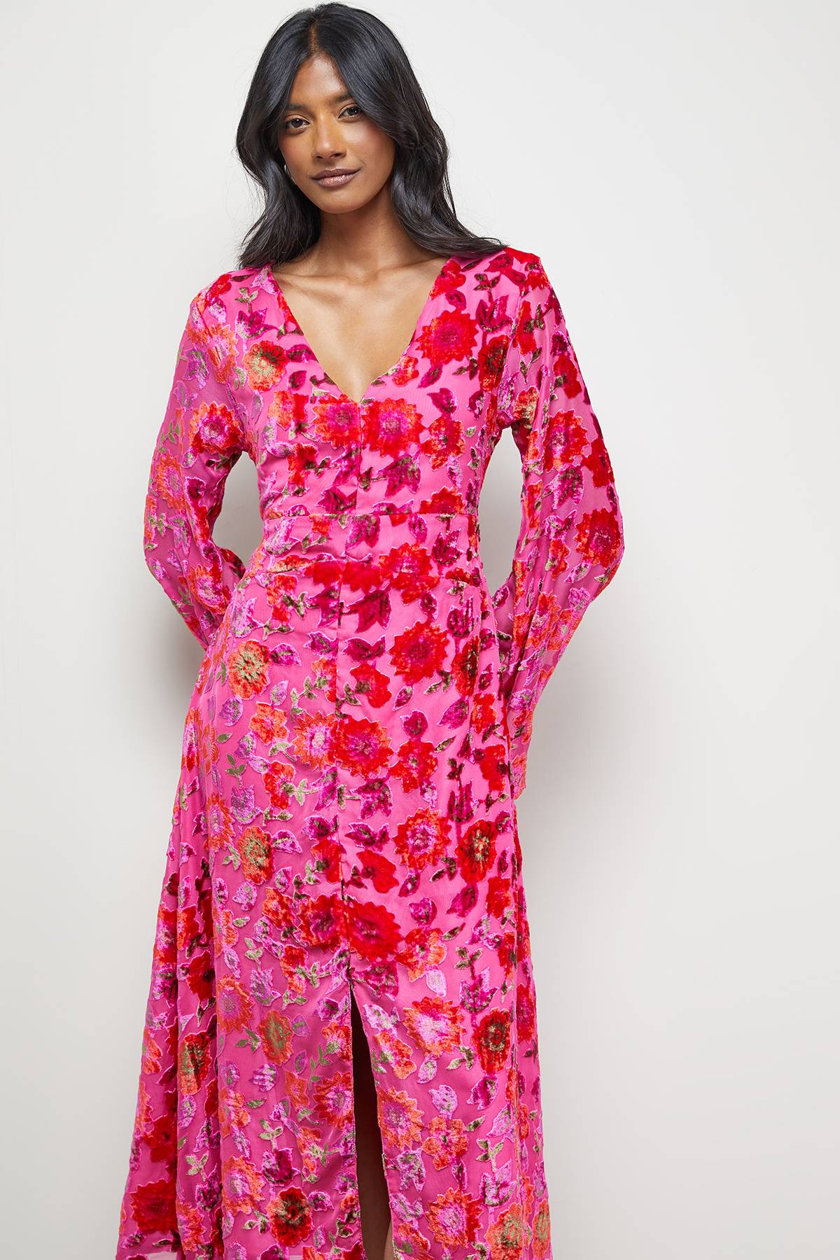 Warehouse Robe Midi Cintrée à Décolleté Plongeant Dévoré