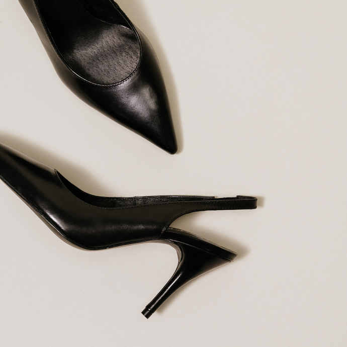 Escarpins à bouts pointus  en cuir noir