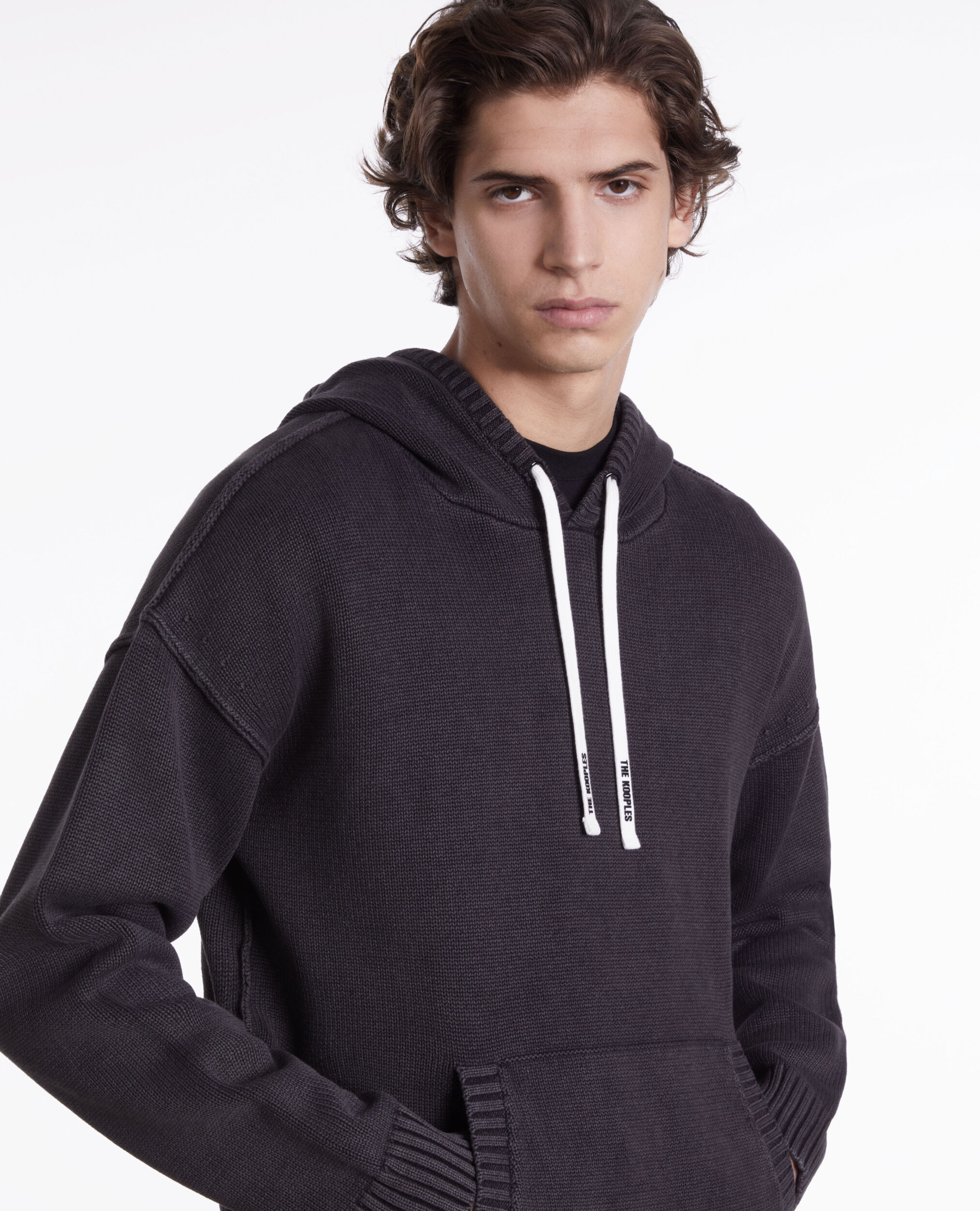 Pull noir à capuche en coton et laine