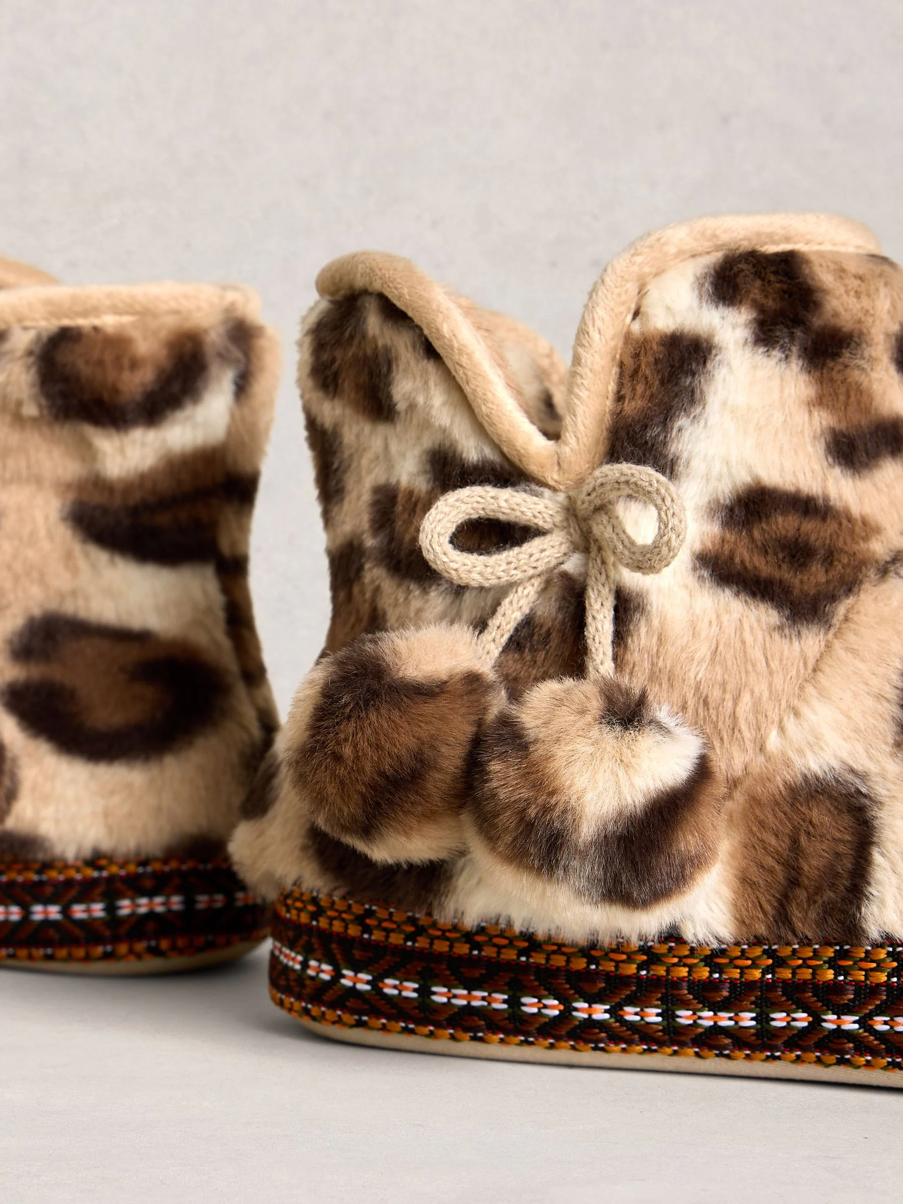 Animal - White Stuff pantoffels van imitatiebont